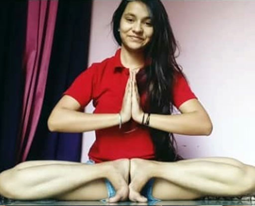 yoga-teacher-kajal-tyagi-sarvyoga-gurgaon-pic100012a